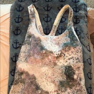 Lululemon tank